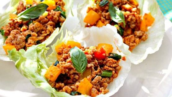 Thai Lettuce Wraps with Minced Chicken